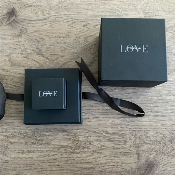 Kindred Heart Vera Wang Love Collection Diamond and Sapphire Heart Necklace - Picture 5 of 7